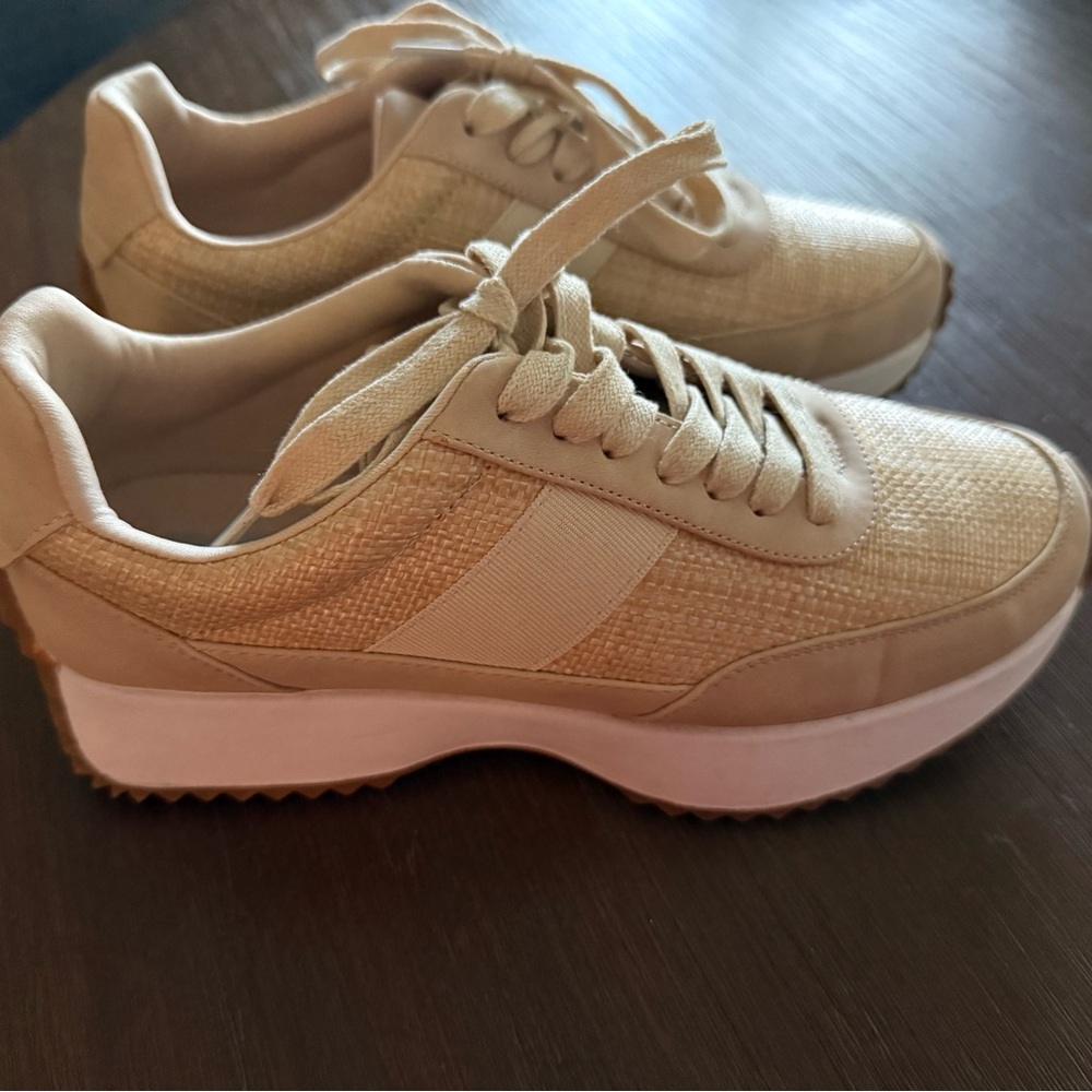 Dolce Vita Sneakers